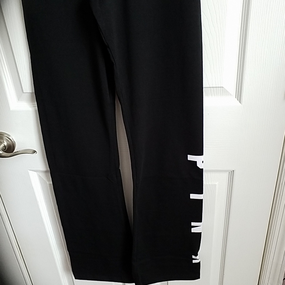 NIP VS Pink Flare Yoga Leggings Size Small - Picture 2 of 8